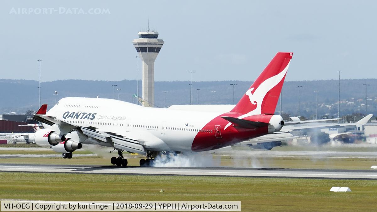 VH-OEG, 2002 Boeing 747-438/ER C/N 32911, Boeing 747-438. Qantas VH-OEG, runway 03, YPPH 29/09/18.