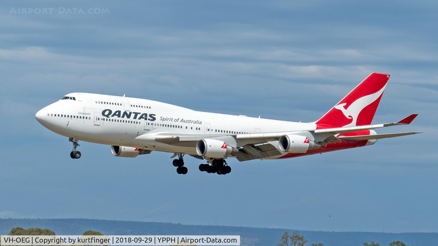 VH-OEG, 2002 Boeing 747-438/ER C/N 32911, Boeing 747-438. Qantas VH-OEG, final runway 03, YPPH 29/09/18.
