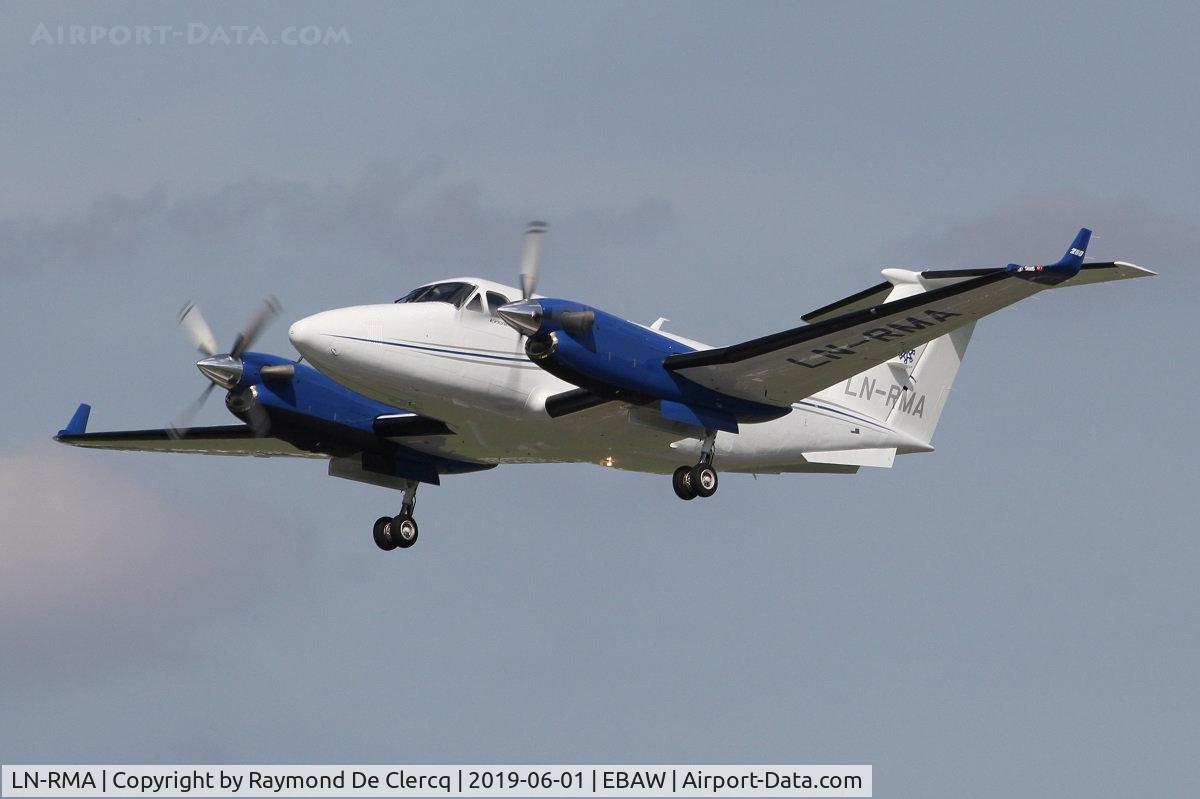 LN-RMA, 2018 Beechcraft B200GT Super King Air C/N BY-336, Departing Antwerp.