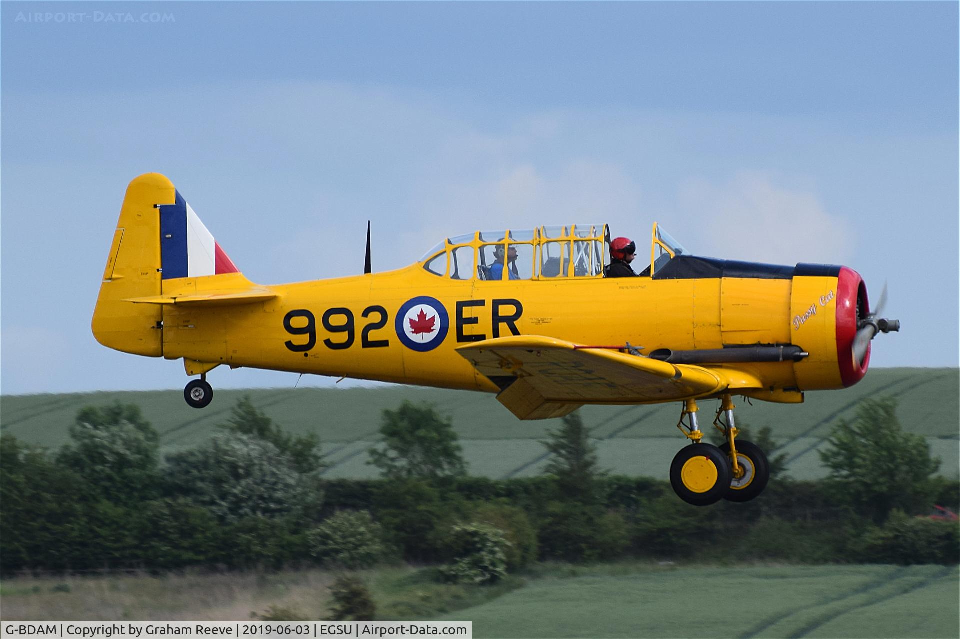 G-BDAM, 1943 Noorduyn AT-16 Harvard IIB C/N 14-726, Landing at Duxford.