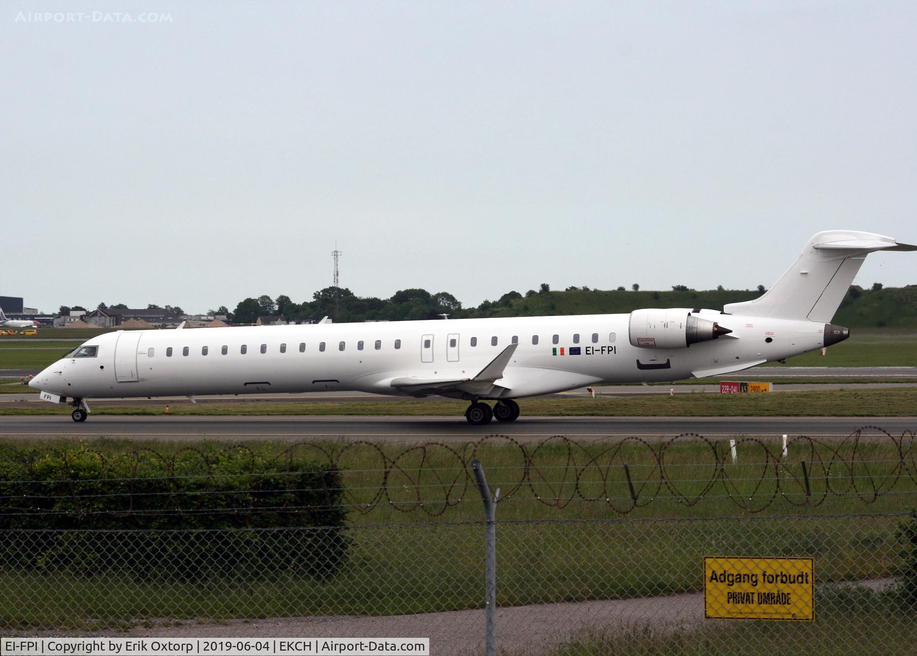 EI-FPI, 2016 Bombardier CRJ-900LR (CL-600-2D24) C/N 15425, EI-FPI landed rw 04L