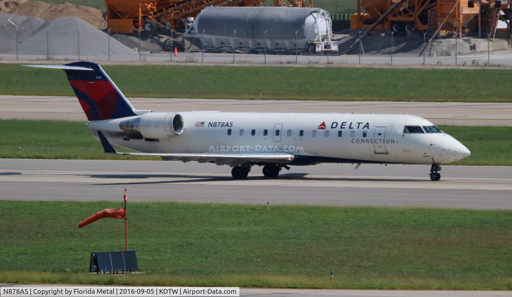 N878AS, 2002 Bombardier CRJ-200ER (CL-600-2B19) C/N 7590, Delta Connection