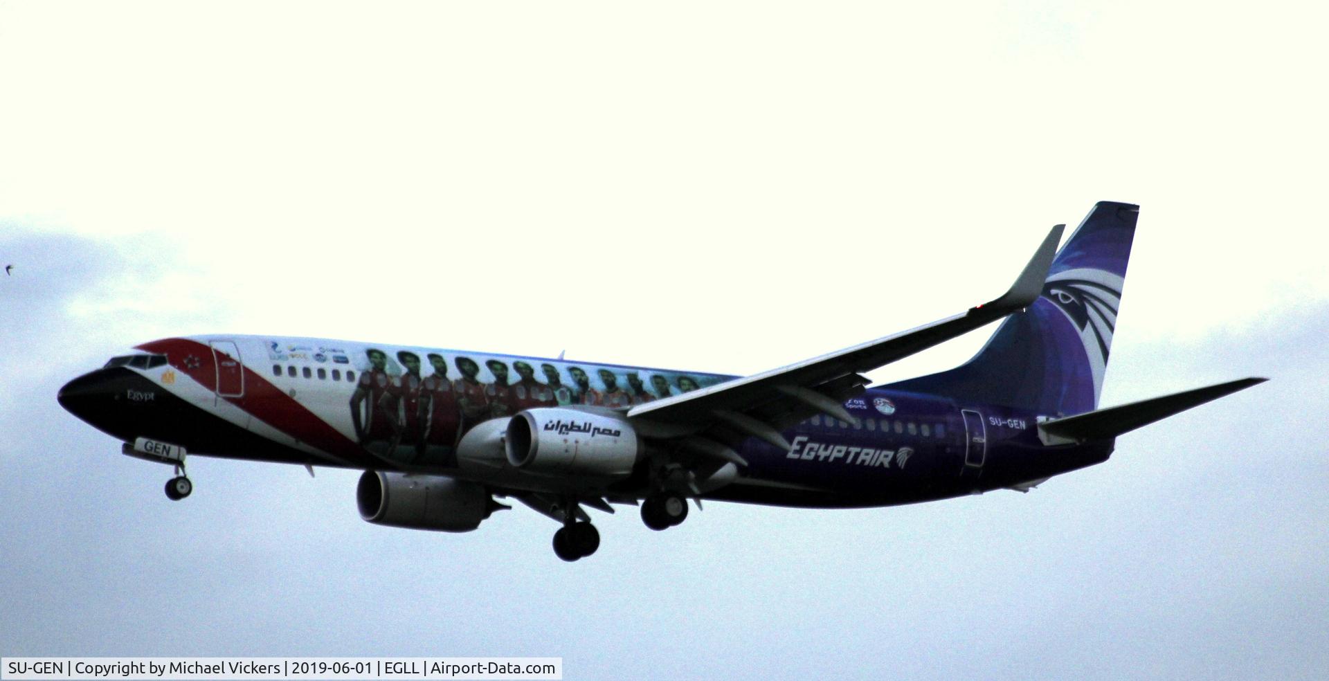 SU-GEN, 2017 Boeing 737-866 C/N 63806, Landing runway 27R
