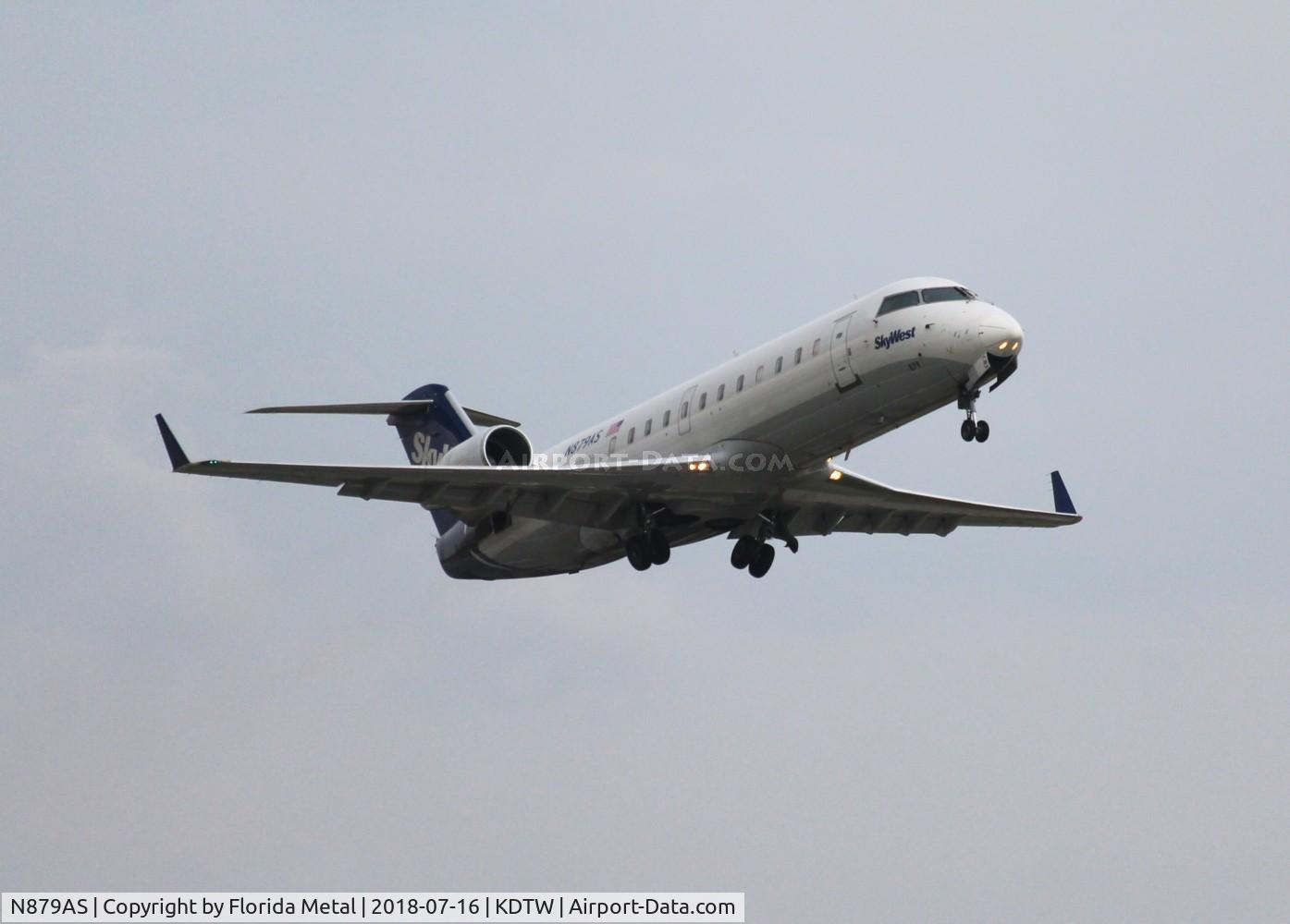 N879AS, 2002 Bombardier CRJ-200ER (CL-600-2B19) C/N 7600, Delta Connection
