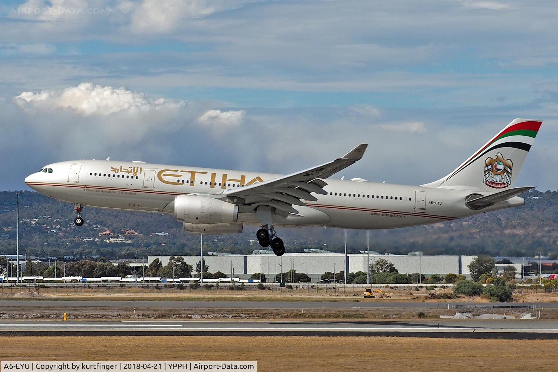 A6-EYU, 2014 Airbus A330-200 C/N 1521, Airbus A330-243. Etihad A6-EYU. runway 03, YPPH 21/04/18.