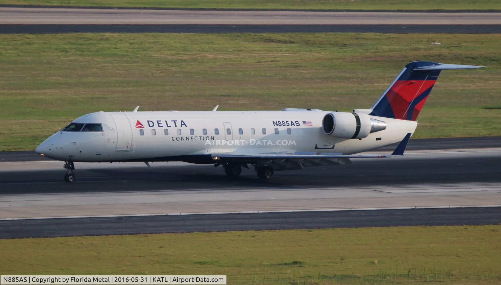 N885AS, 2001 Bombardier CRJ-200ER (CL-600-2B19) C/N 7521, Delta Connection