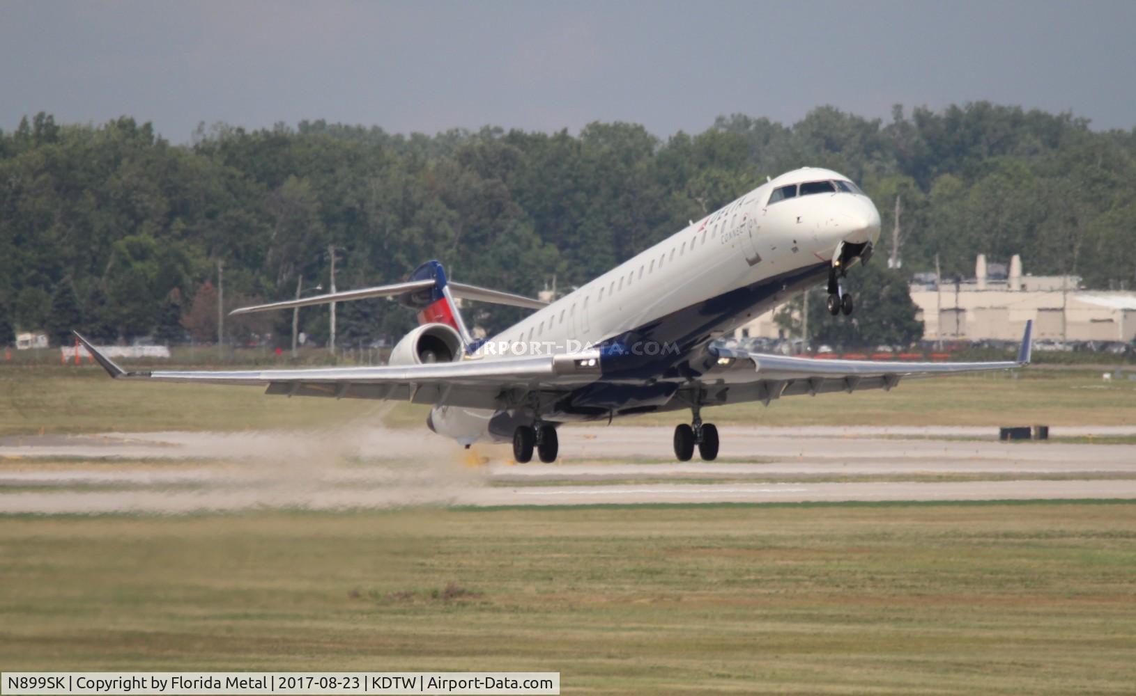 N899SK, 2007 Bombardier CRJ-900ER (CL-600-2D24) C/N 15112, Delta Connection