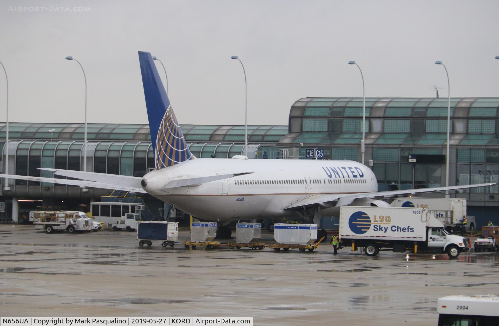 N656UA, 1992 Boeing 767-322 C/N 25394, Boeing 767-322