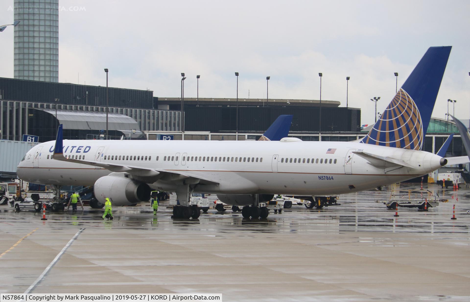 N57864, 2001 Boeing 757-33N C/N 32588, Boeing 757-33N