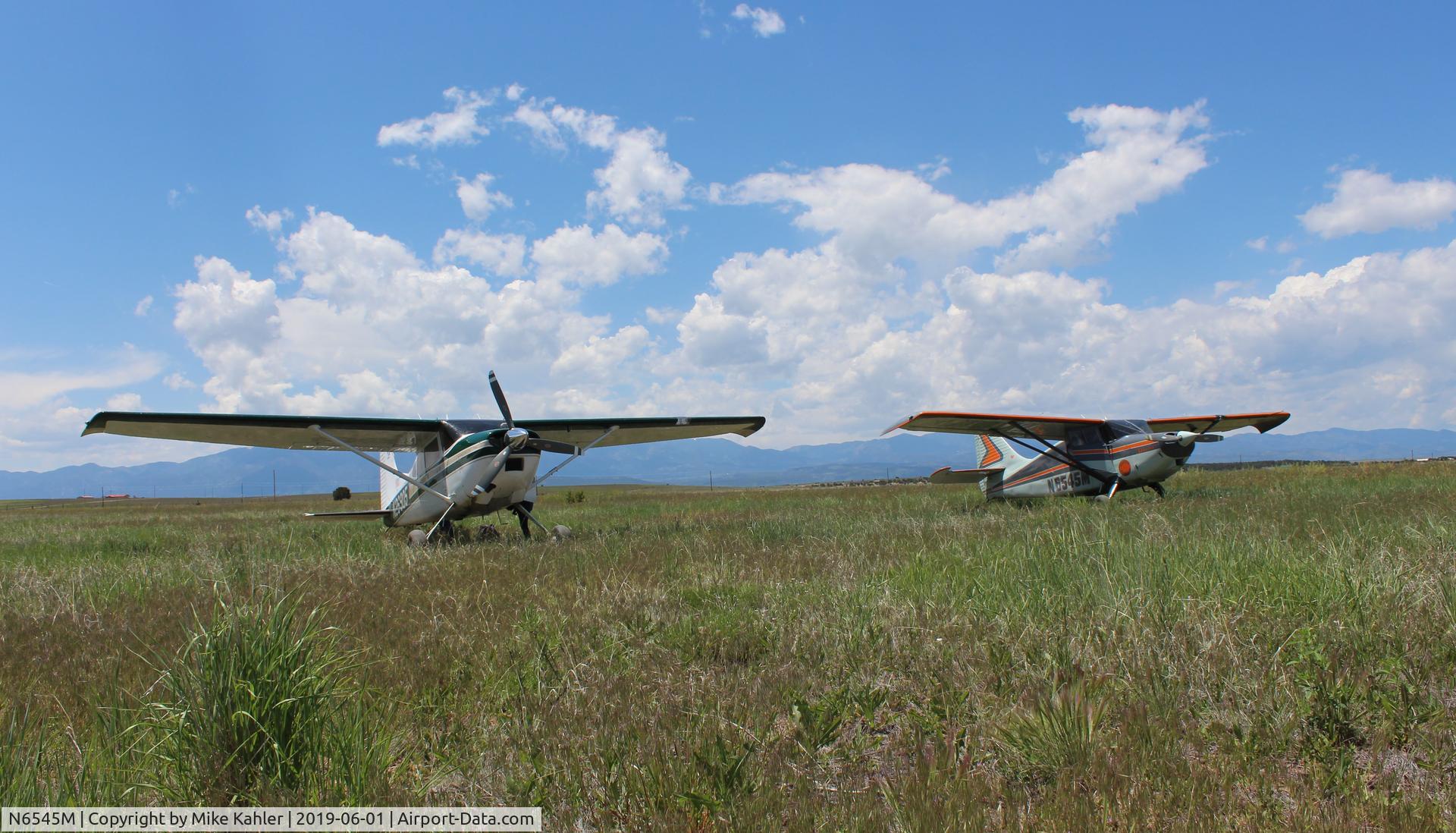 N6545M, 1948 Stinson 108-3 Voyager C/N 108-4545, OTG with friends @ Penny's airfield