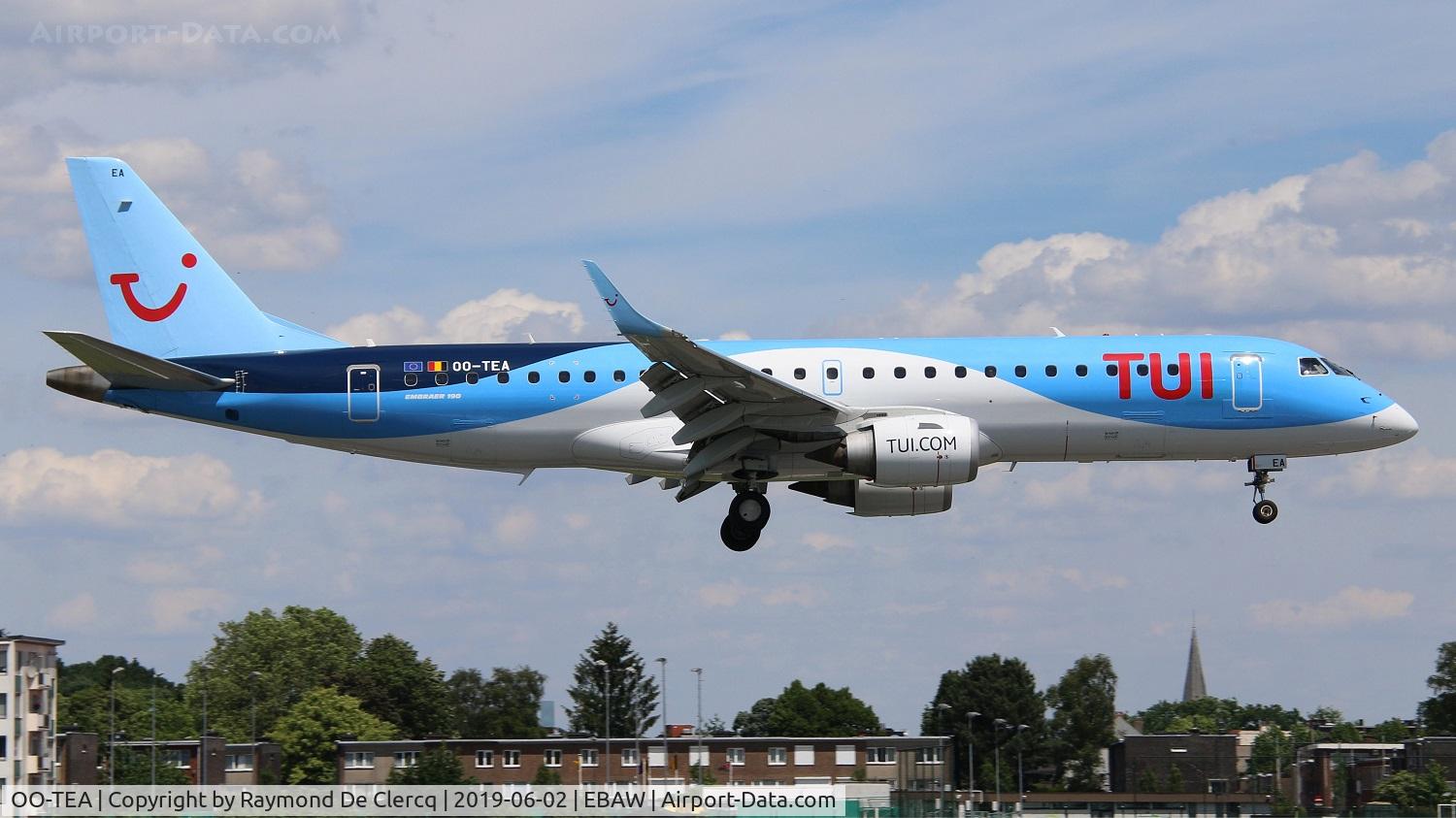 OO-TEA, 2014 Embraer 190LR (ERJ-190-100LR) C/N 19000665, Landing of flight TB1402 from Palma de Mallorca.