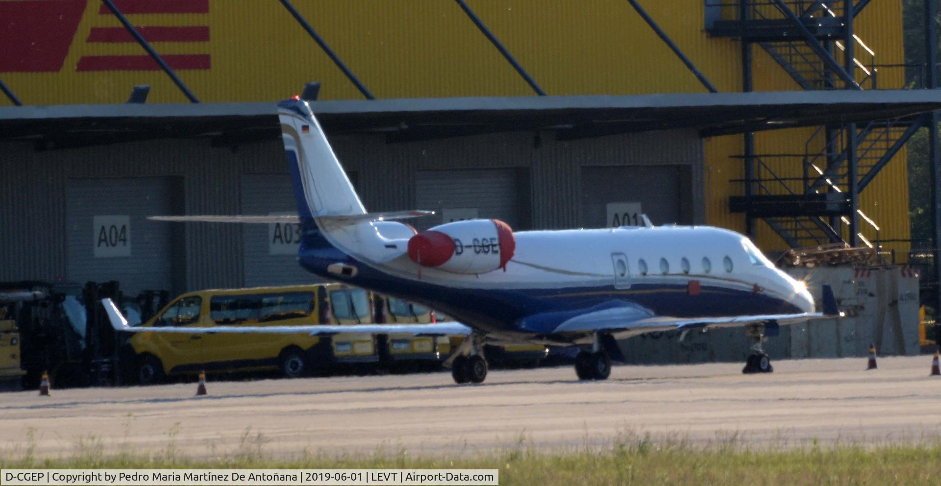 D-CGEP, Gulfstream Aerospace G150 C/N 287, Aeropuerto de Foronda - Vitoria-Gasteiz - Euskadi - España