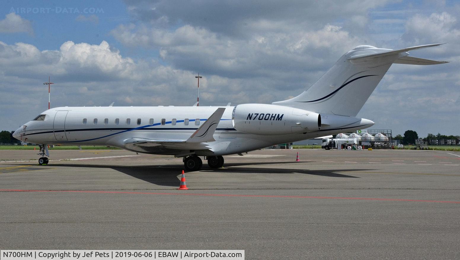 N700HM, 2009 Bombardier BD-700-1A11 Global 5000 C/N 9330, At Antwerp Airport.