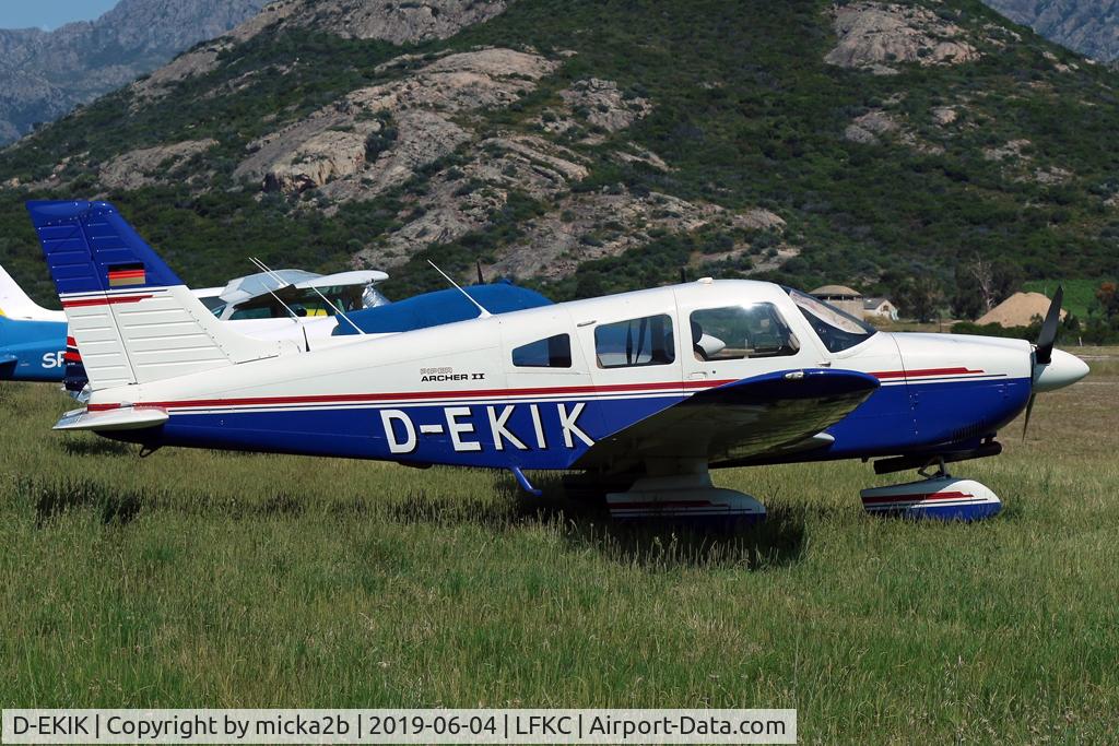 D-EKIK, Piper PA-28-181 Archer II C/N 2843067, Parked