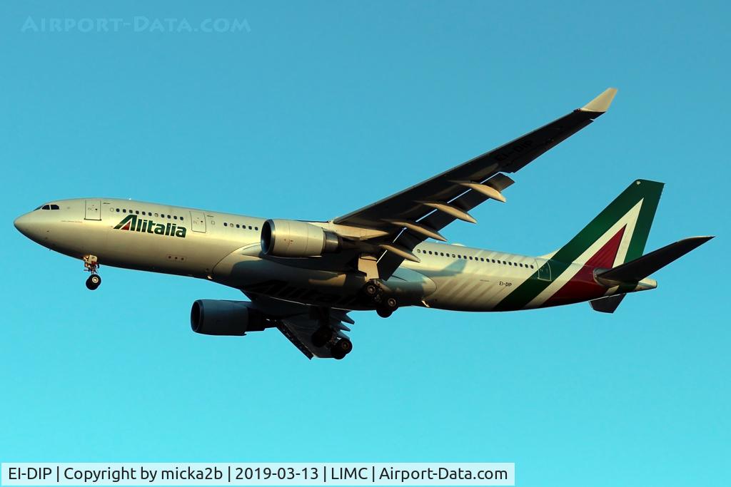 EI-DIP, 2000 Airbus A330-202 C/N 339, Landing