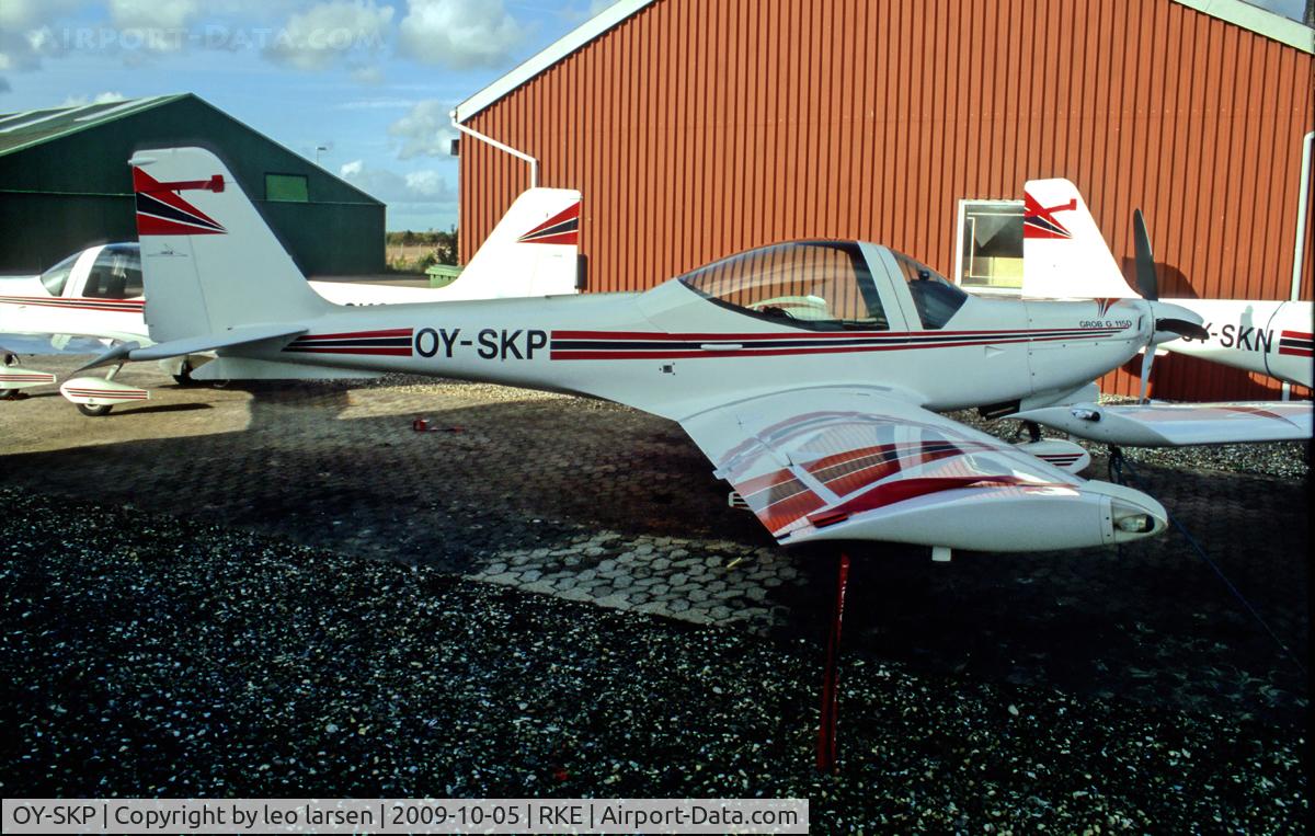 OY-SKP, 1996 Grob G-115D C/N 82067, Roskilde 5.10.2009