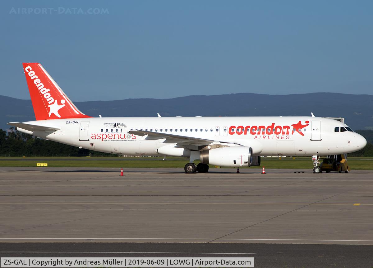 ZS-GAL, 1989 Airbus A320-231 C/N 64, Waiting for repair after a bird strike.