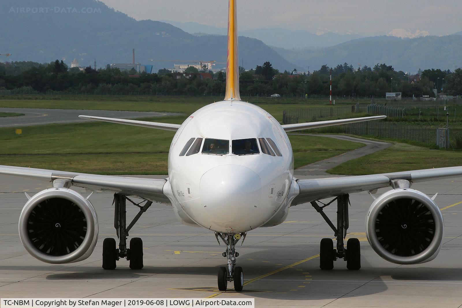 TC-NBM, 2017 Airbus A320-251N C/N 7990, Pegasus A320-200N @GRZ
(weekly charter to AYT)