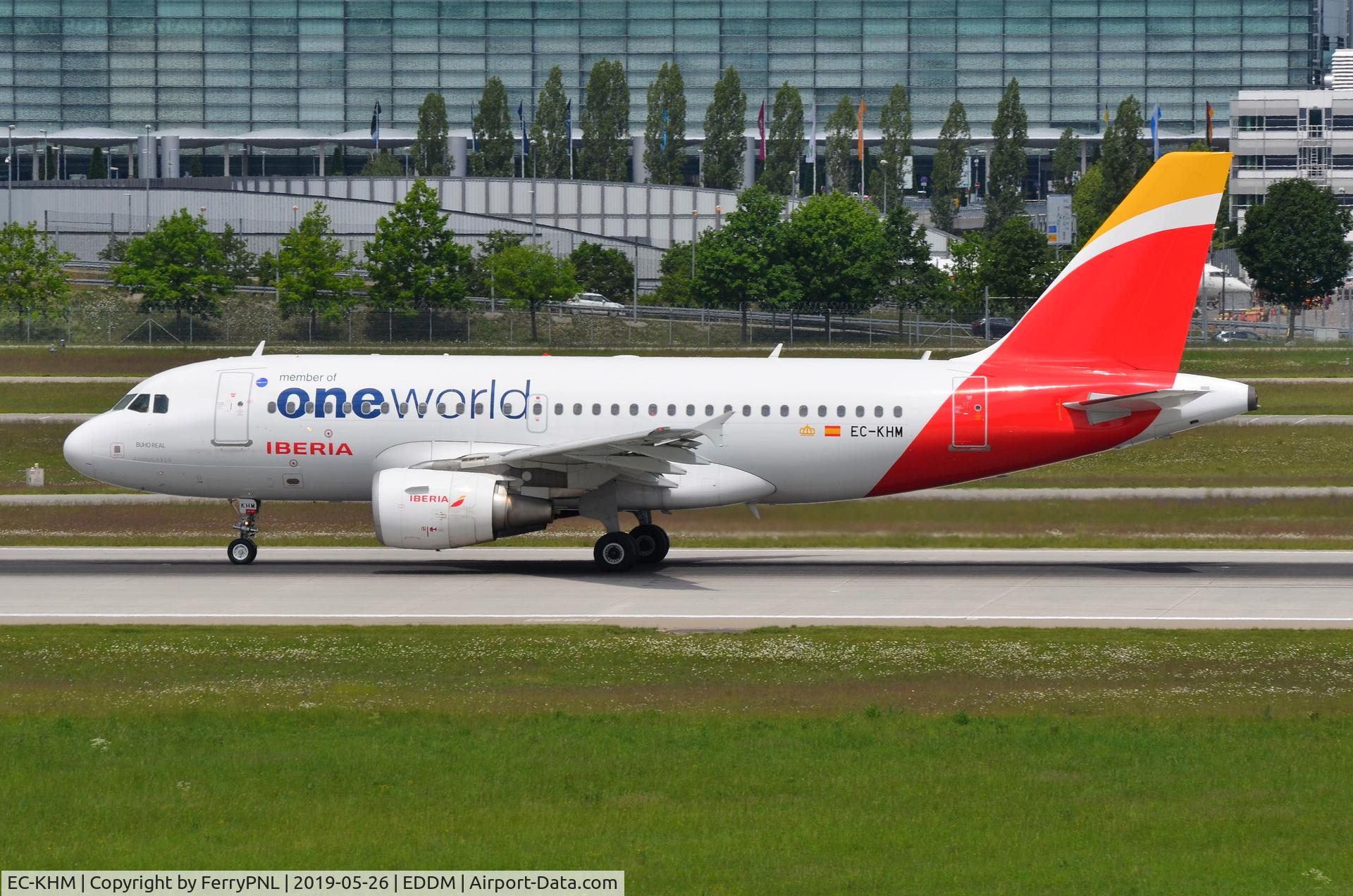 EC-KHM, 2007 Airbus A319-111 C/N 3209, Iberia A319 with One World tittles.