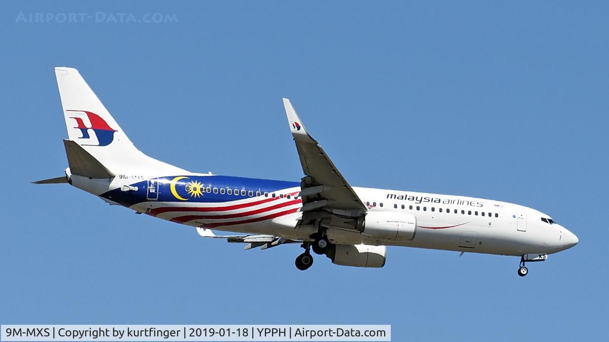 9M-MXS, 2014 Boeing 737-8H6 C/N 40156, Boeing 737-8H6. Malaysian Airlines 9M-MXS. Final for runway 21, YPPH 18/01/19.