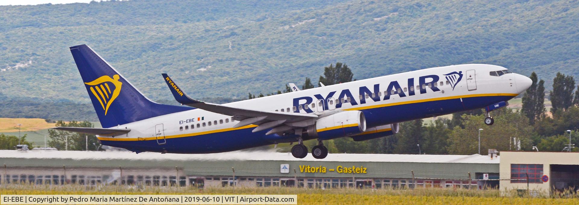 EI-EBE, 2009 Boeing 737-8AS C/N 37523, Aeropuerto de Foronda - Vitoria-Gasteiz - Euskadi - España