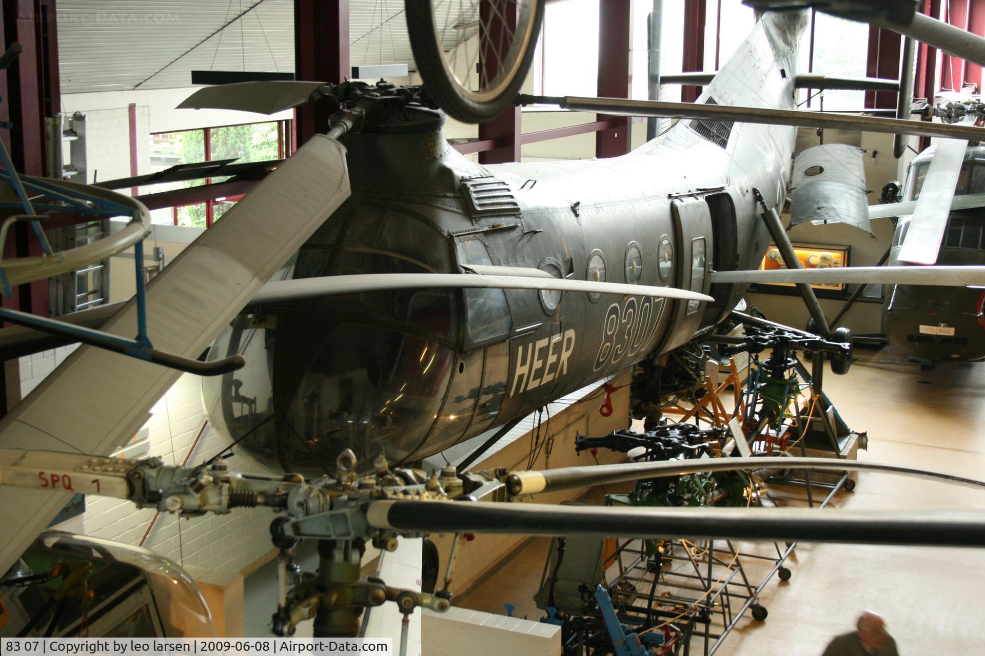 83 07, Vertol H-21C Shawnee C/N WG7, Bückeburg Helikopter museum 8.6.2009