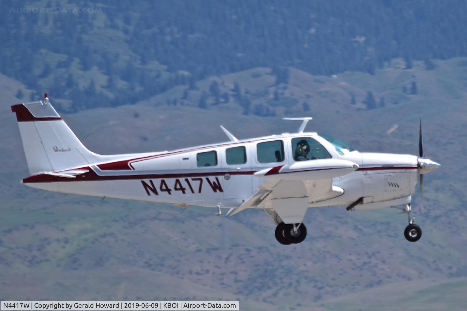 N4417W, 1974 Beech A36 Bonanza 36 C/N E-529, Landing RWY 10R.