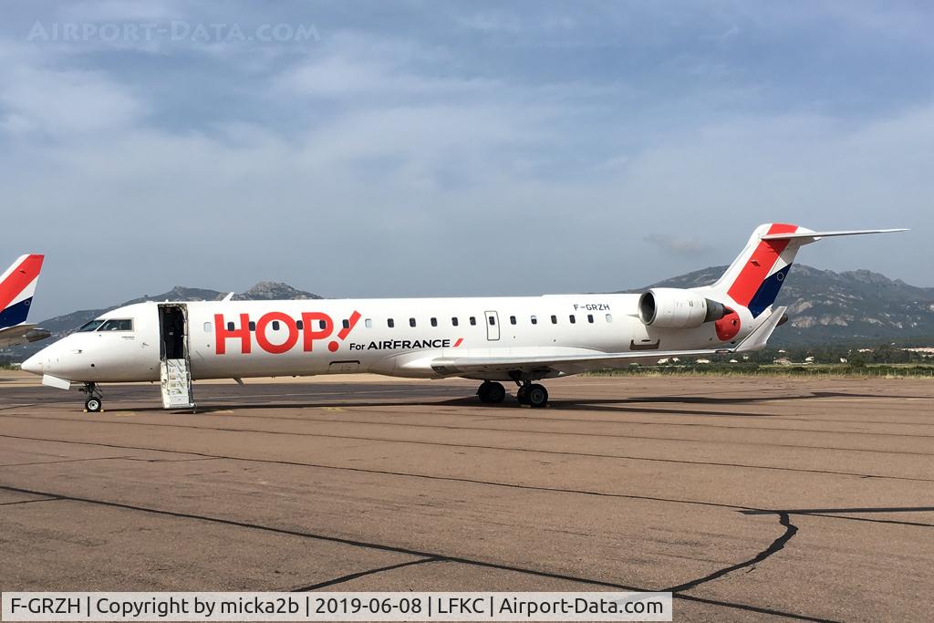 F-GRZH, 2003 Bombardier CRJ-702 (CL-600-2C10) Regional Jet C/N 10089, Parked