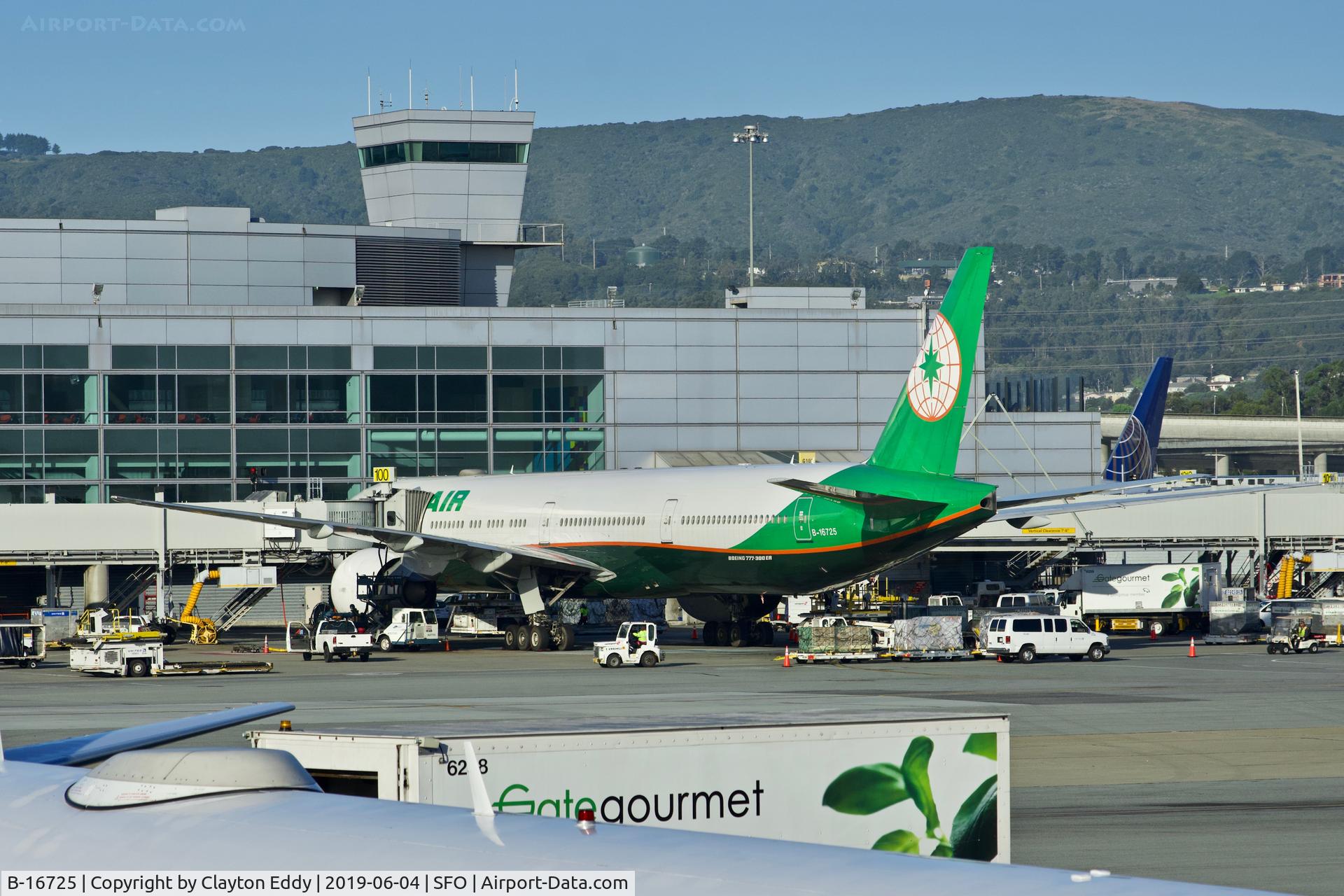 B-16725, 2015 Boeing 777-35E/ER C/N 44554, SFO 2019.