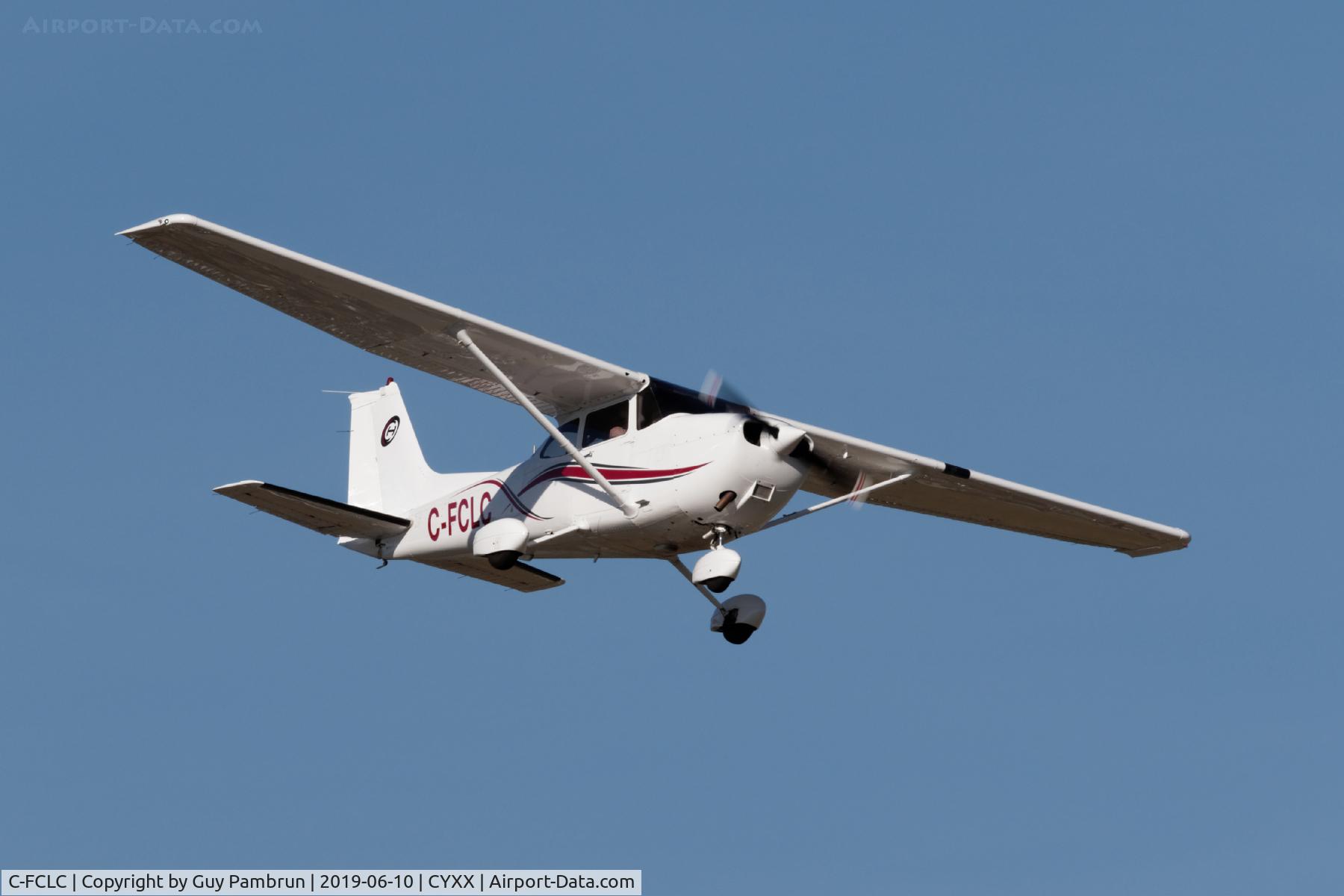 C-FCLC, 2001 Cessna 172S C/N 172S8763, Landing