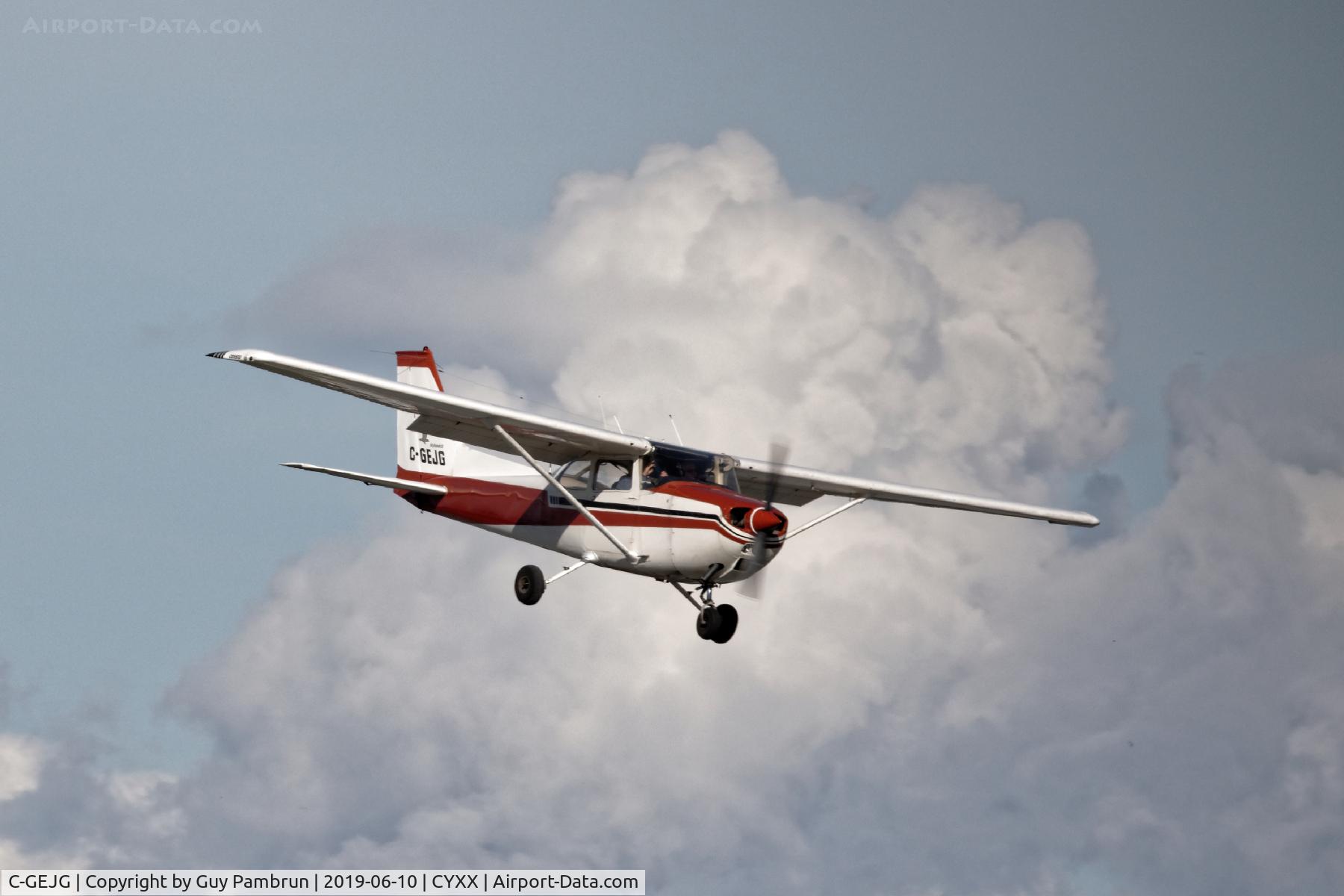 C-GEJG, 1975 Cessna 172M Skyhawk II C/N 172-64173, Landing