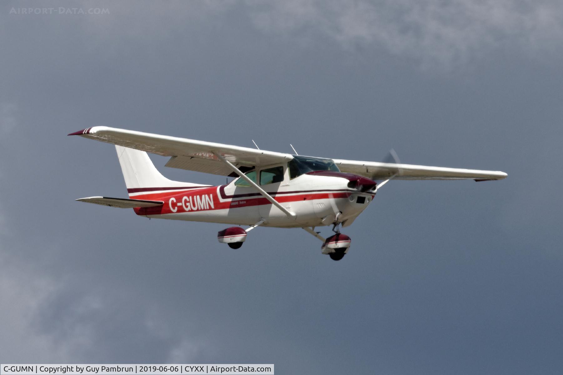 C-GUMN, 1976 Cessna 182P Skylane C/N 18265044, Landing