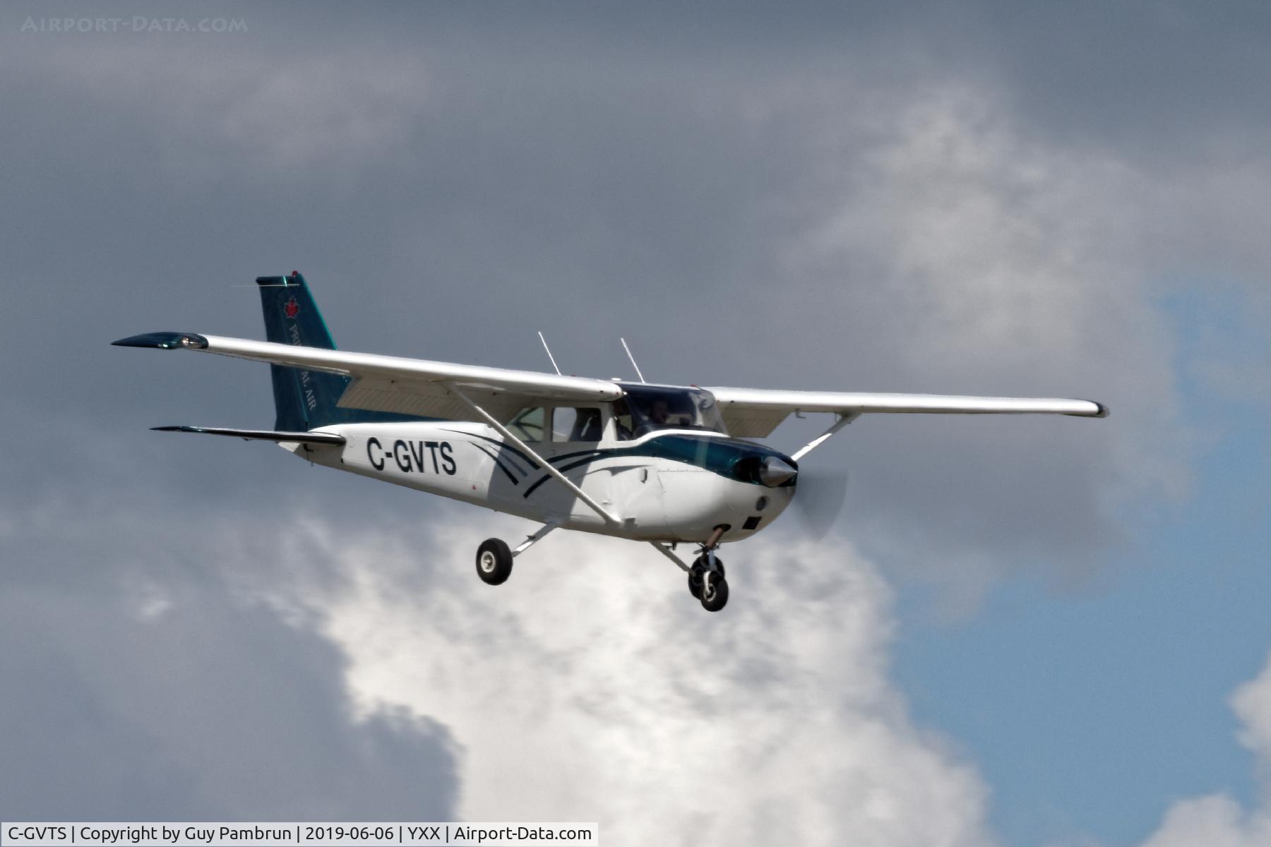 C-GVTS, 1976 Cessna 172M C/N 17266414, Landing