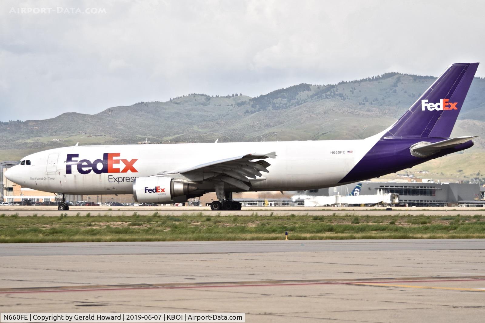 N660FE, 1995 Airbus A300F4-605R C/N 759, Turning off RWY 28L.
