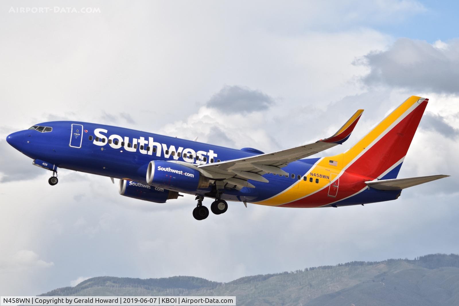 N458WN, 2004 Boeing 737-7H4 C/N 33857, Climb out from RWY 28L.