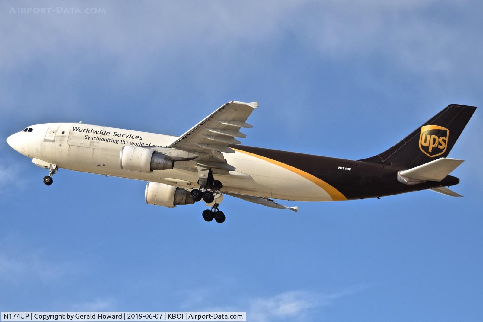 N174UP, 2006 Airbus A300F4-622R C/N 0869, Departing BOI.