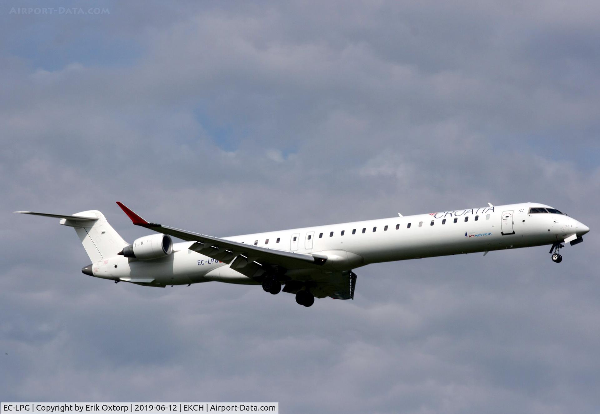 EC-LPG, 2011 Bombardier CRJ-1000ER NG (CL-600-2E25) C/N 19021, EC-LPG landing rw 04L
