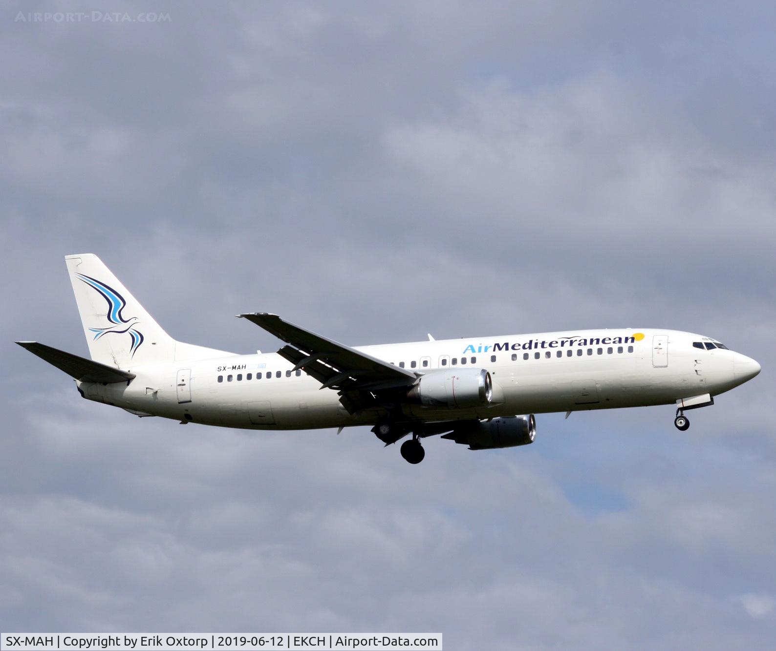 SX-MAH, 1990 Boeing 737-405 C/N 24643, SX-MAH landing rw 04L