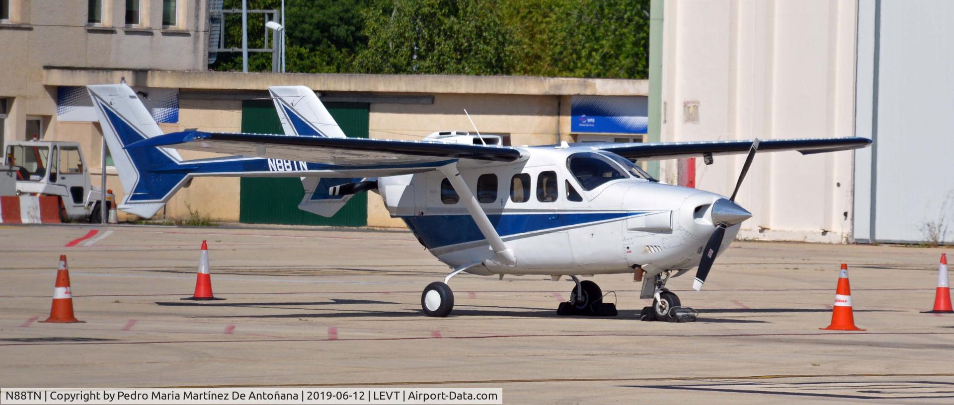 N88TN, 1979 Cessna P337H Pressurized Skymaster C/N P337-0341, Aeropuerto de Foronda - Vitoria-Gasteiz - Euskadi - España