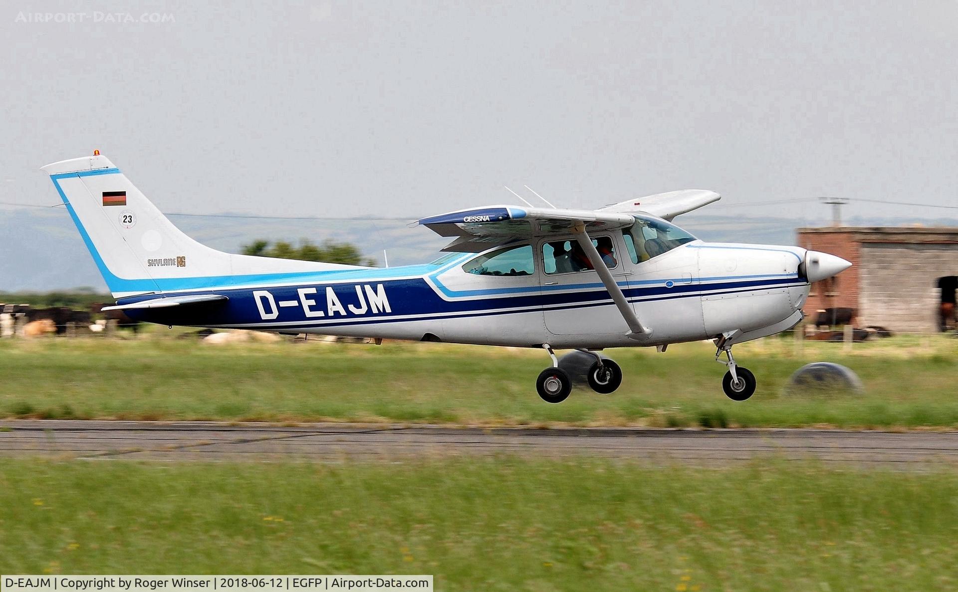 D-EAJM, 1978 Cessna R182 Skylane RG C/N R18200243, Visiting Skylane RG departing Runway 04.