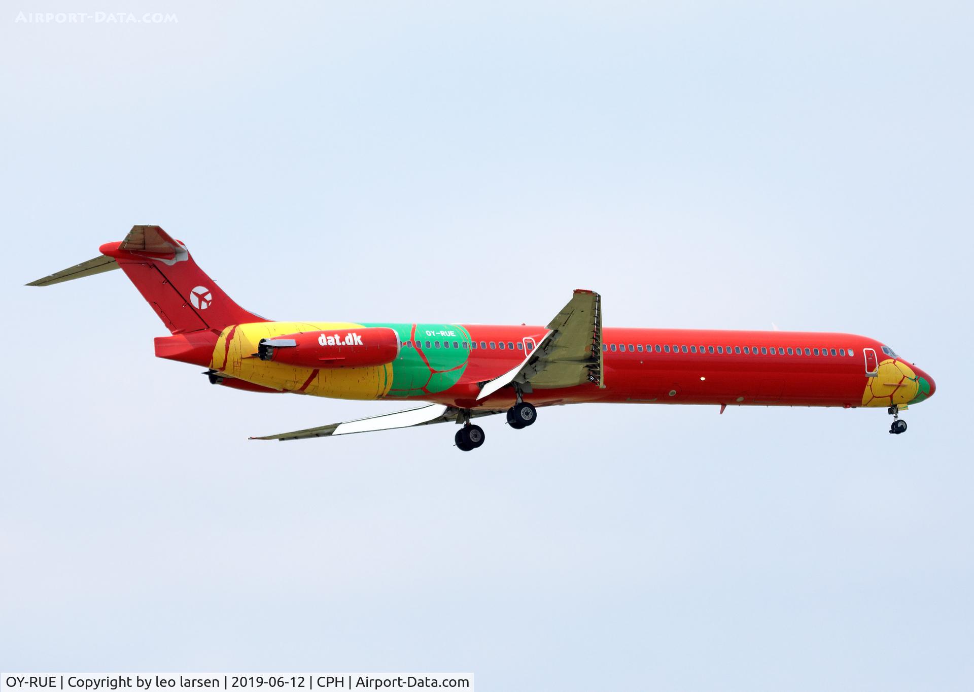 OY-RUE, 1990 McDonnell Douglas MD-83 (DC-9-83) C/N 49936, Copenhagen 12.6.2019