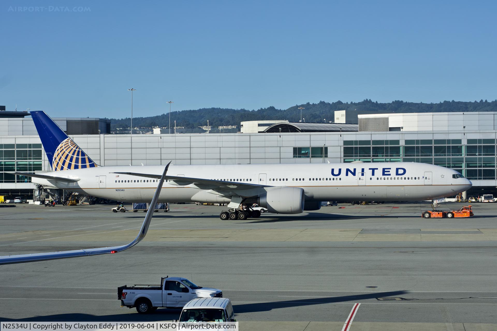 N2534U, 2017 Boeing 777-300/ER C/N 62645, SFO 2019.