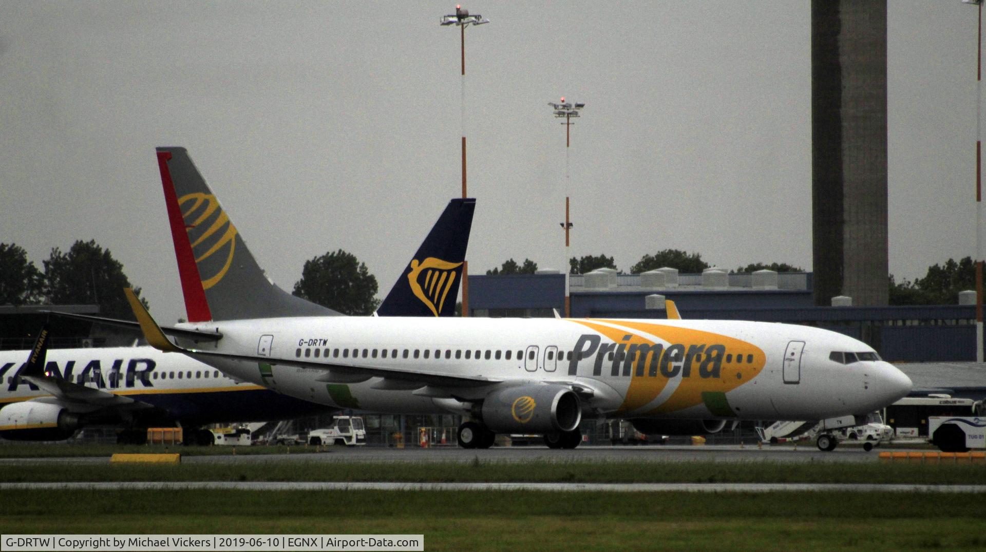 G-DRTW, 2000 Boeing 737-86N C/N 28618, Stii in nerly Primera scheme with full titles,with a red patch on tail so should be red and silver jet2 schenme