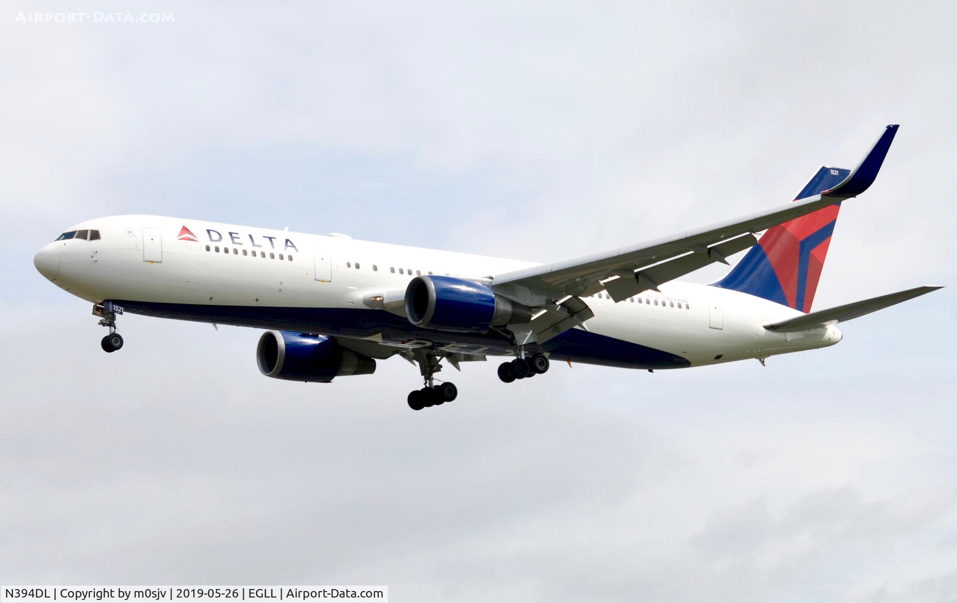 N394DL, 1995 Boeing 767-324/ER C/N 27394, Taken from various locations around the 27L/R landing zones