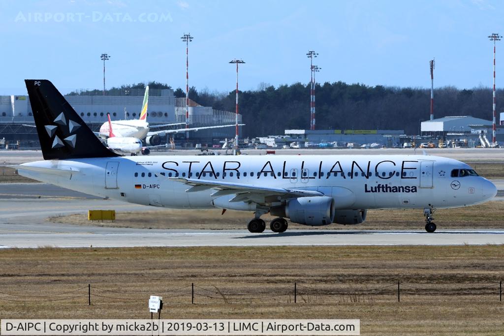 D-AIPC, 1989 Airbus A320-211 C/N 0071, Taxiing. Scrapped in october 2019.