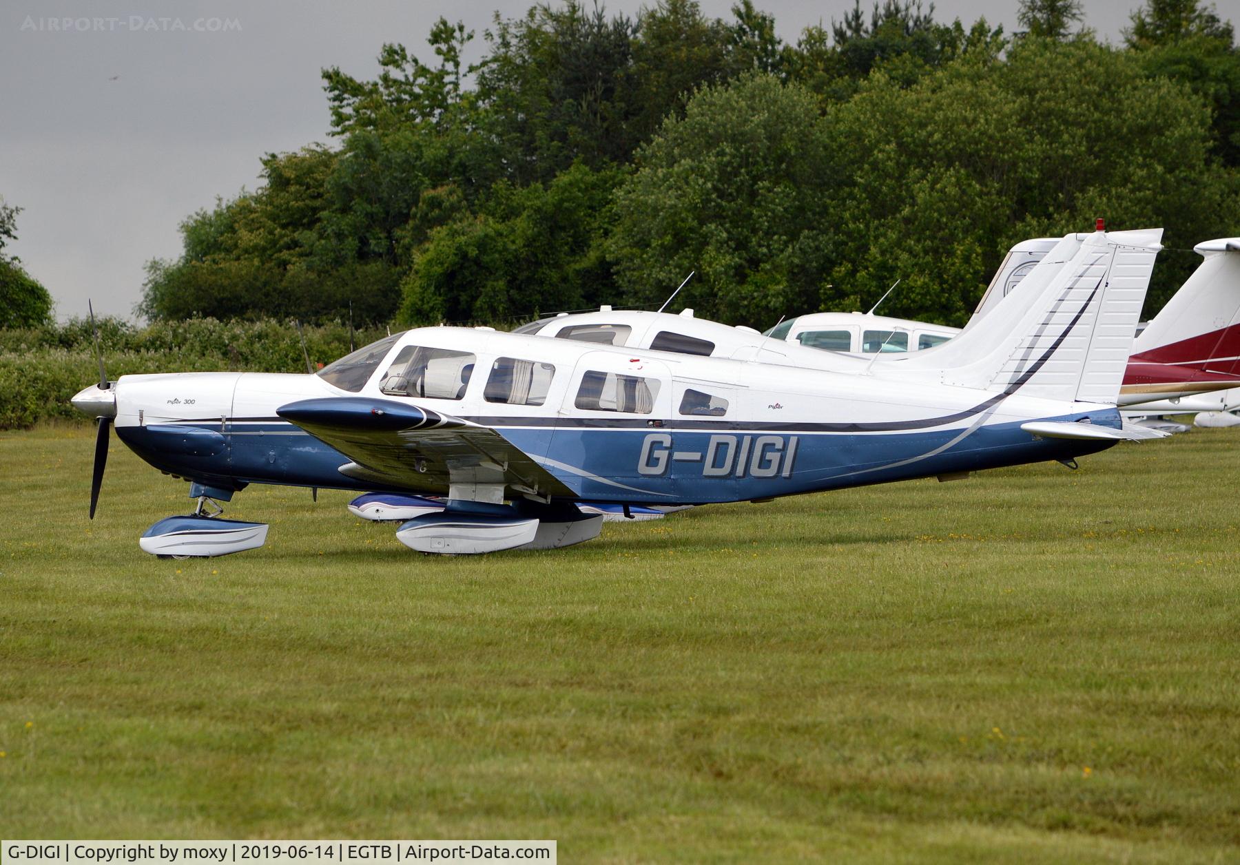 G-DIGI, 1979 Piper PA-32-300 Cherokee Six Cherokee Six C/N 32-7940224, Piper PA-32-300 Cherokee Six at Wycombe Air Park.