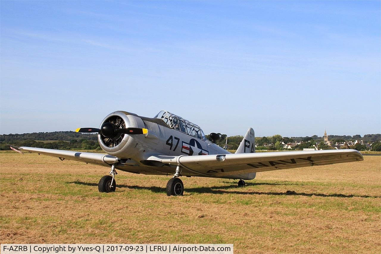 F-AZRB, North American SNJ-5 Texan Texan C/N 88-17955, North American SNJ-5 Texan, Static display, Morlaix-Ploujean airport (LFRU-MXN) Air show 2017