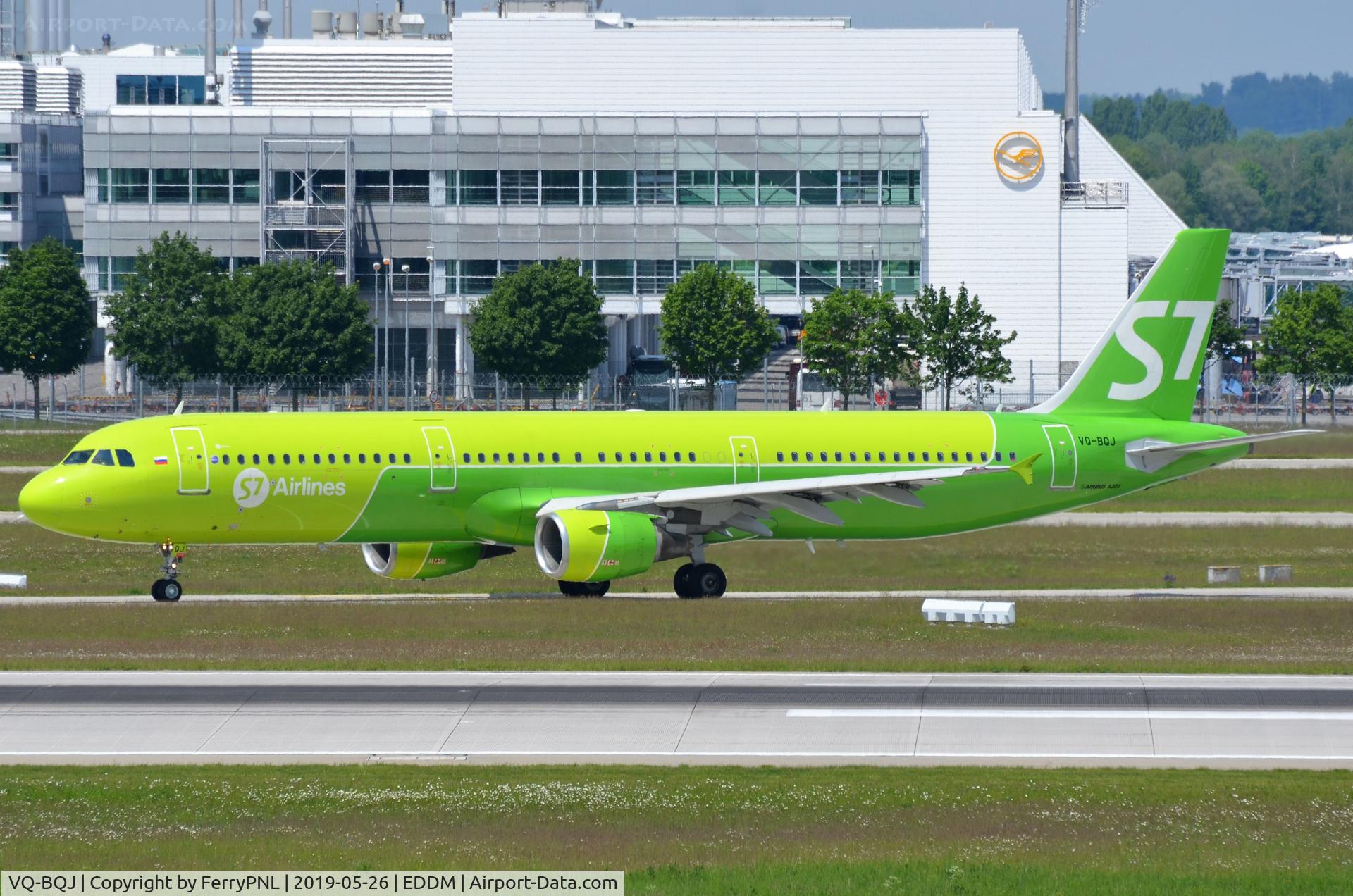 VQ-BQJ, 2003 Airbus A321-211 C/N 2076, S7 A321 lining-up for departure.