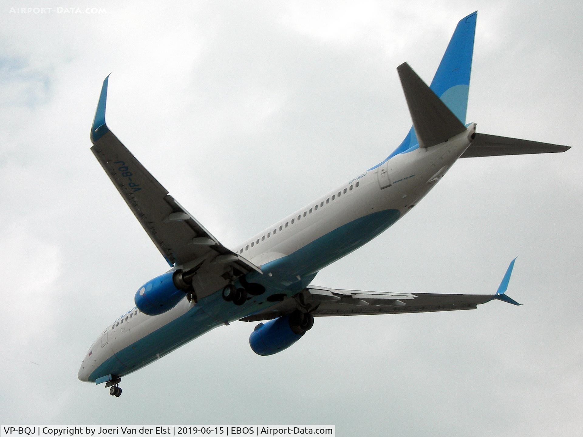 VP-BQJ, 2018 Boeing 737-8MC C/N 64867, Moments before touchdown rwy 26