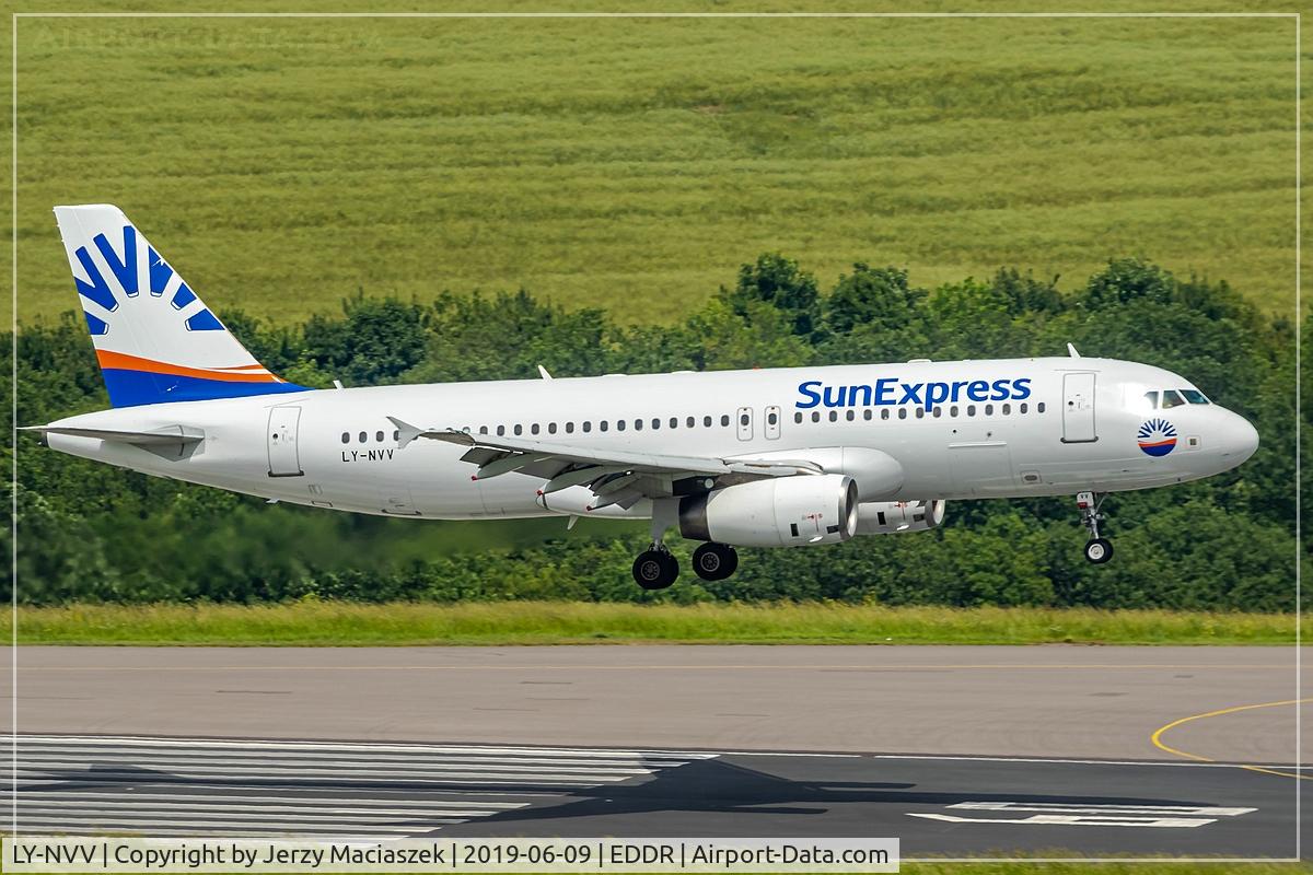 LY-NVV, 2003 Airbus A320-232 C/N 2085, Airbus A320-200